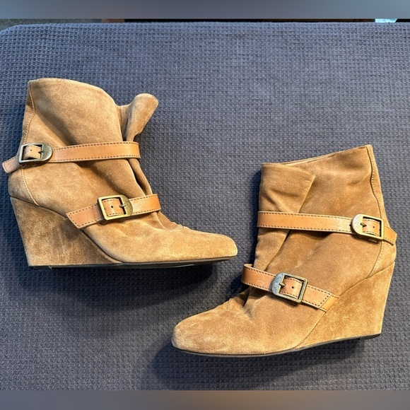 Via Spiga Tan Sueded Wedge Booties w/Leather Accent Straps Size 9 Punk - Picture 1 of 8